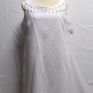 Size 16 dress white with button accents